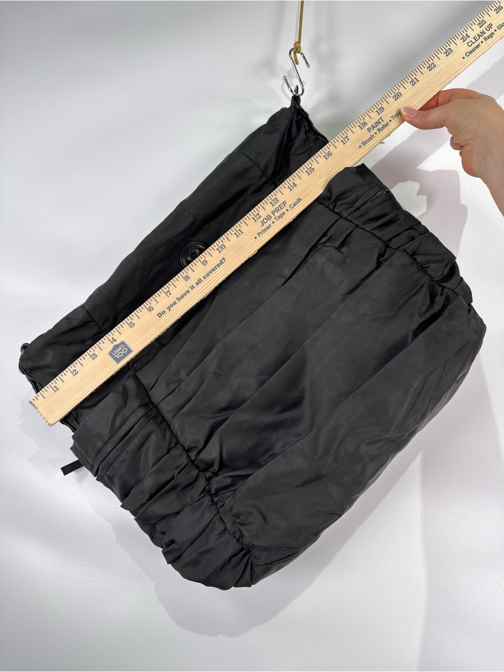 Lululemon Triumphant Tote Ruched Pleated Top Zip Nylon Black OS - Picture 12 of 13